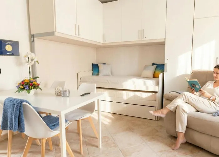 Aparthotel The Sea Wind & 4*