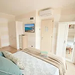 Hotel apartamentowy The Sea Wind & Palau